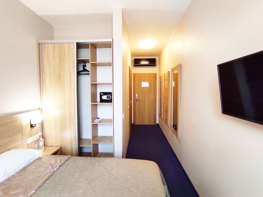 Photo - Mackintosh Hotel