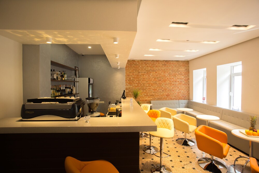 Photo - Mackintosh Hotel