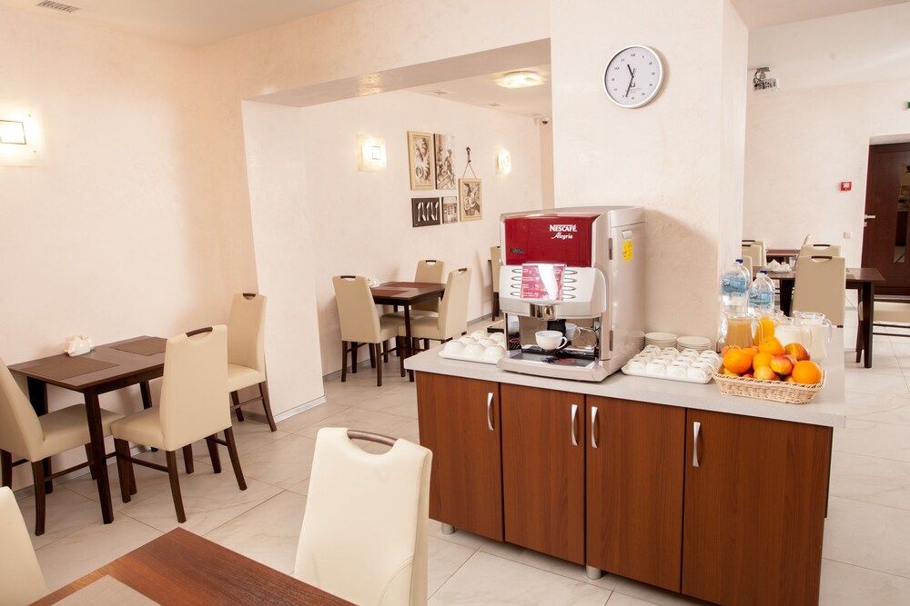 Photo - Mackintosh Hotel