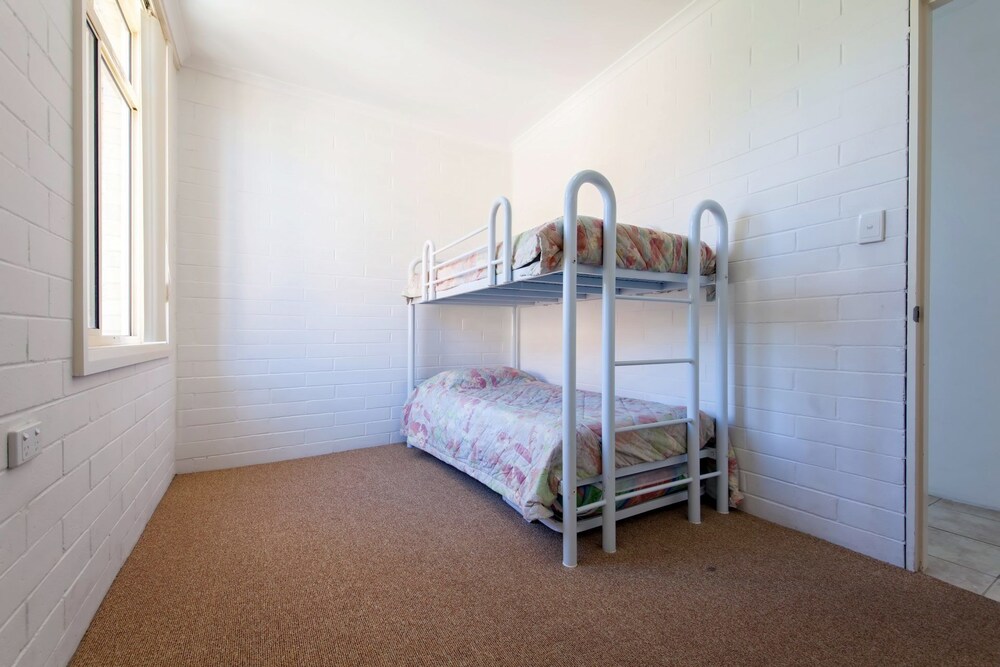 Little Hut, Unit 3, 20 Kurrawa Close