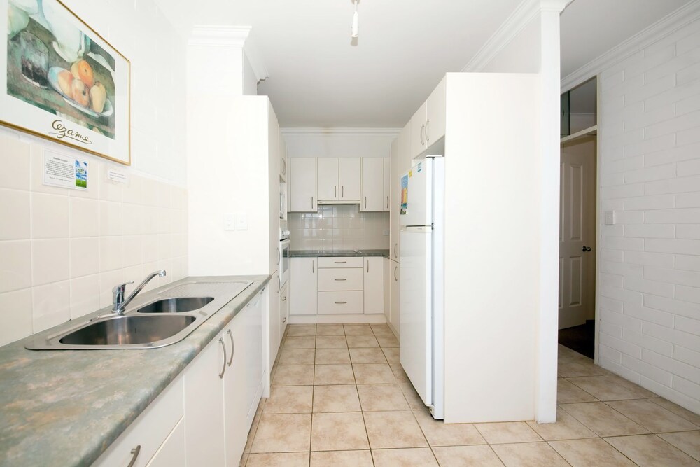 Little Hut, Unit 3, 20 Kurrawa Close