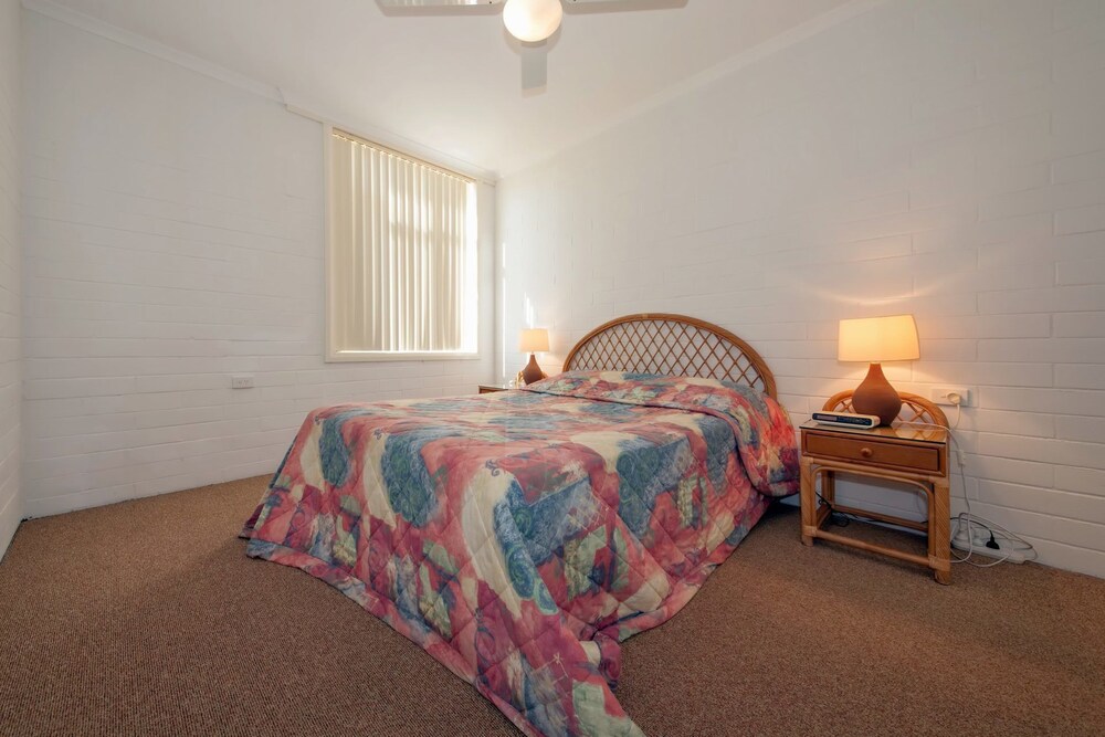 Little Hut, Unit 3, 20 Kurrawa Close