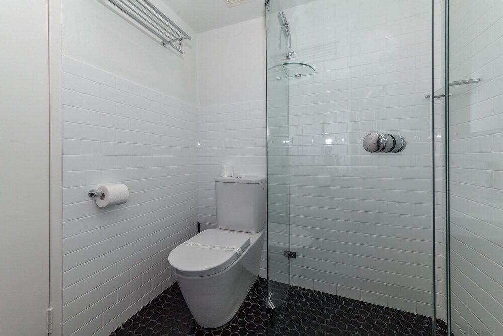 Westpoint, Unit 10/2 Thurlow Avenue