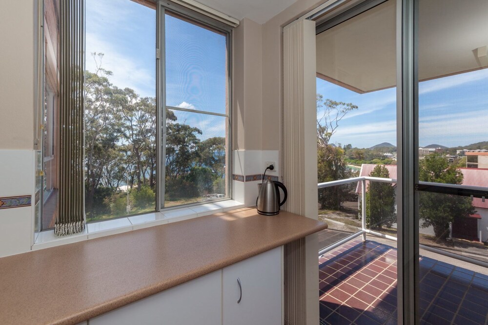 Westpoint, Unit 10/2 Thurlow Avenue