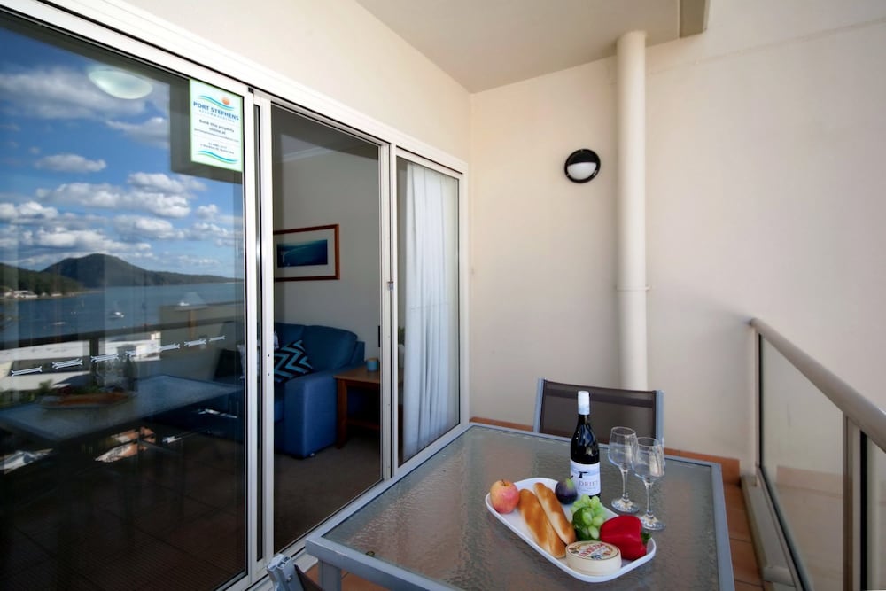 Barrington, 709/35-45 Shoal Bay Road