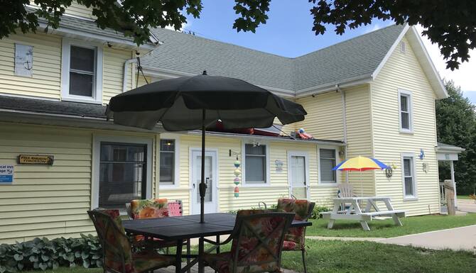Private Vacation Home In Lake Geneva Sleeps 15 Expedia Vacation Rentals