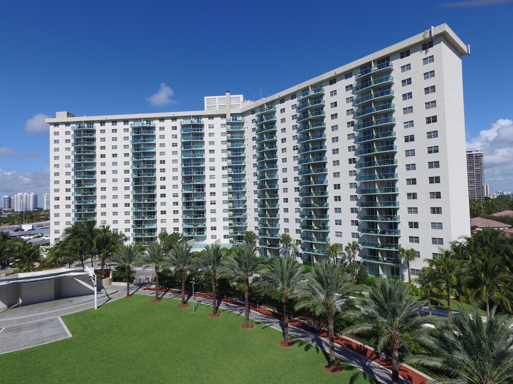 Ocean Reserve Piso 7 2018 Room Prices Deals Reviews Expedia Featured Image