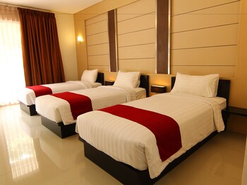 Zuri Resort Cipanas Reviews Photos Rates Ebookerscom