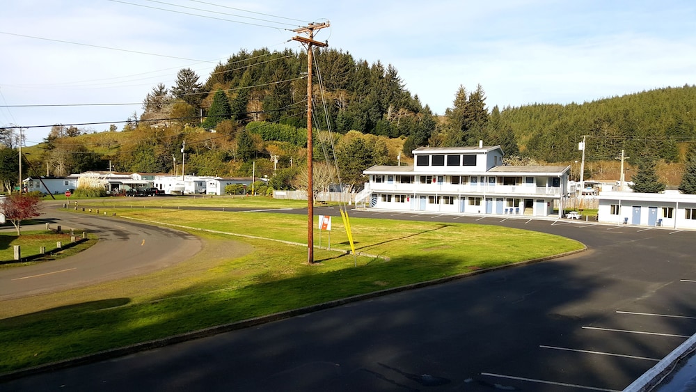 Winchester Bay Inn in Reedsport Best Rates & Deals on Orbitz