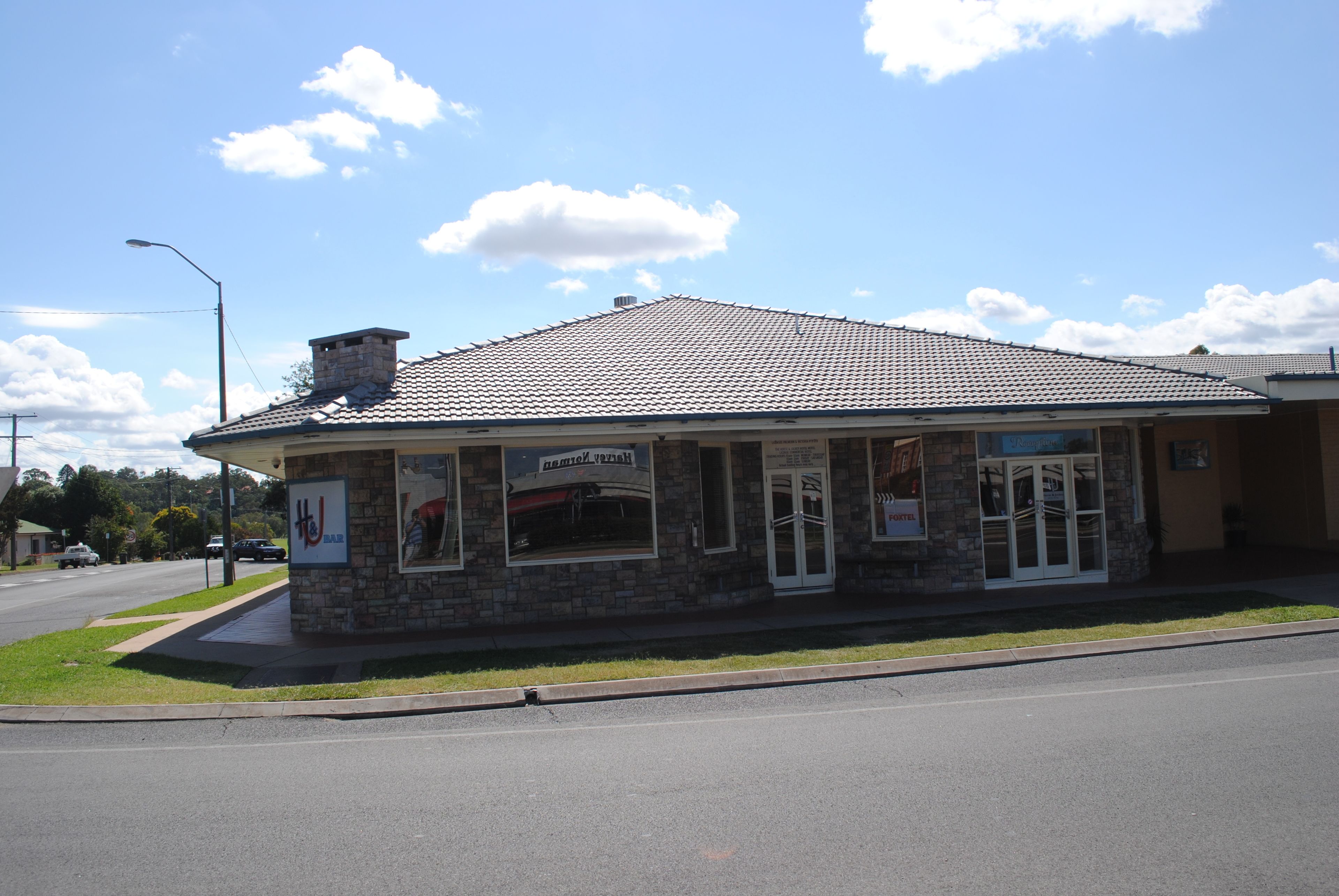 Horse And Jockey Hotel Motel