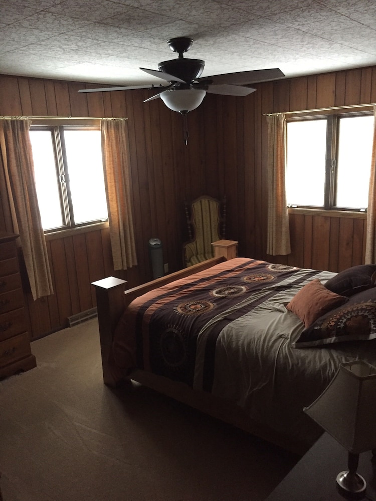 Waterfront Lake House , Crane Lake, Pickerel WI. See our video! 2025