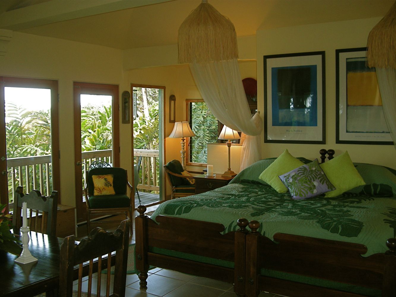 Paradise: Ocean View Cottage Solar Power Tropical Flower Farm in Hana, United States