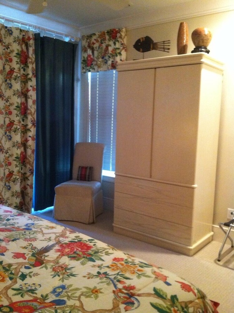 My Fair Lady On The Beach With Pool Access, Maximum Occupancy 6 St