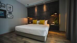 Premium bedding, in-room safe, desk, iron/ironing board