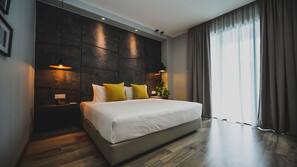 Premium bedding, in-room safe, desk, iron/ironing board
