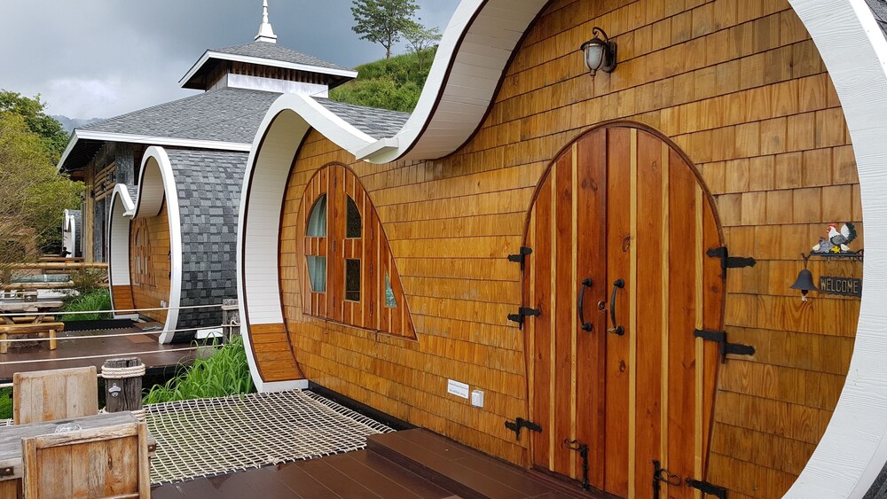 [Image: 3759b0bf_z.jpg]