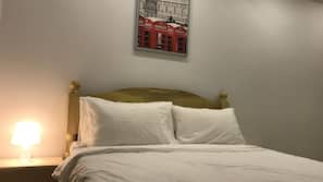 Desk, rollaway beds, free WiFi, linens