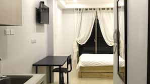 Desk, rollaway beds, free WiFi, linens