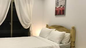 Desk, rollaway beds, free WiFi, linens