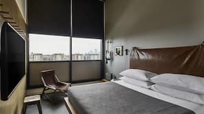 Blackout drapes, soundproofing, free WiFi, bed sheets