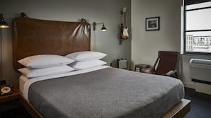 Blackout drapes, soundproofing, free WiFi, bed sheets