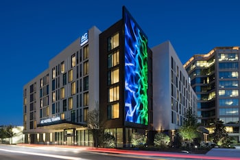 AC Hotel by Marriott Tampa Airport