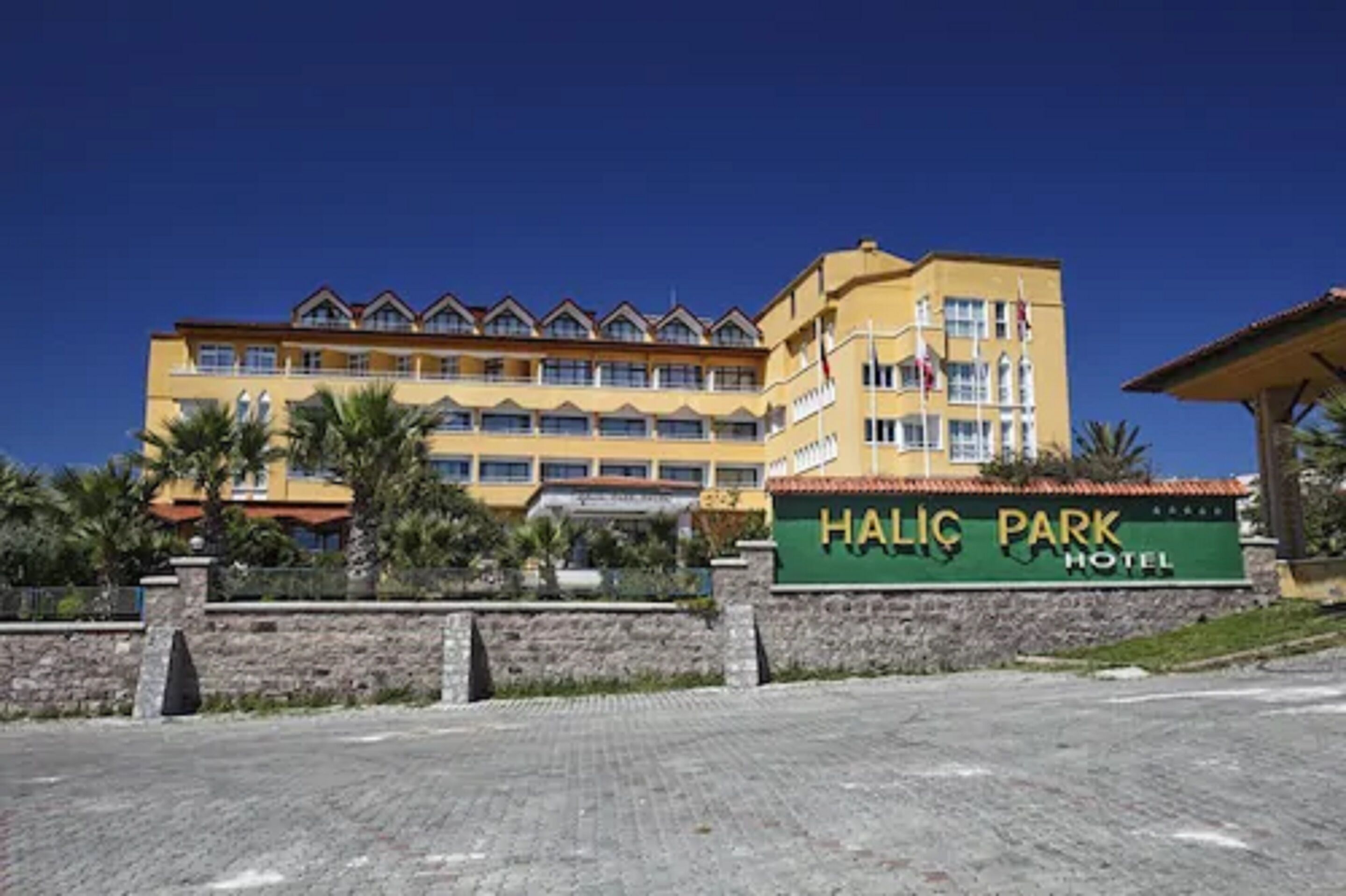 Halic Park Hotel In Ayvalik Turkey Expedia
