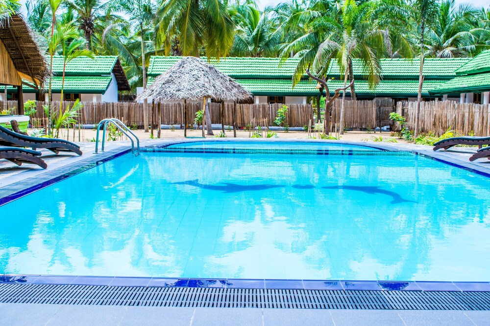 Ocean Wind Beach Resort 2018 Room Prices Deals Reviews Expedia Ocean Wind Beach Resort 3 0 Out Of 5 Fountain Featured Image
