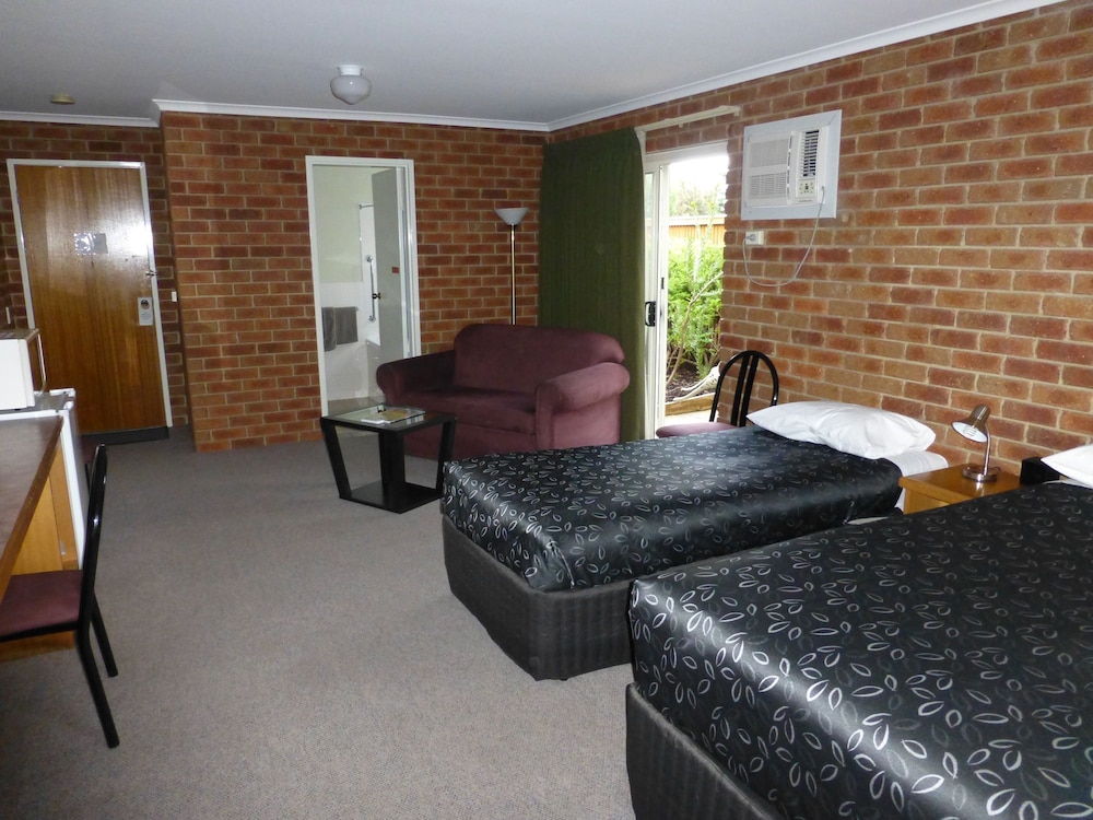 Inverloch Central Motor Inn