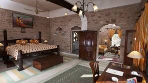 Premium bedding, desk, free rollaway beds