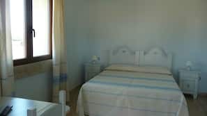 1 Schlafzimmer, hochwertige Bettwaren, Schreibtisch, kostenloses WLAN