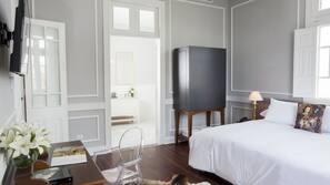In-room safe, desk, iron/ironing board, free cots/infant beds