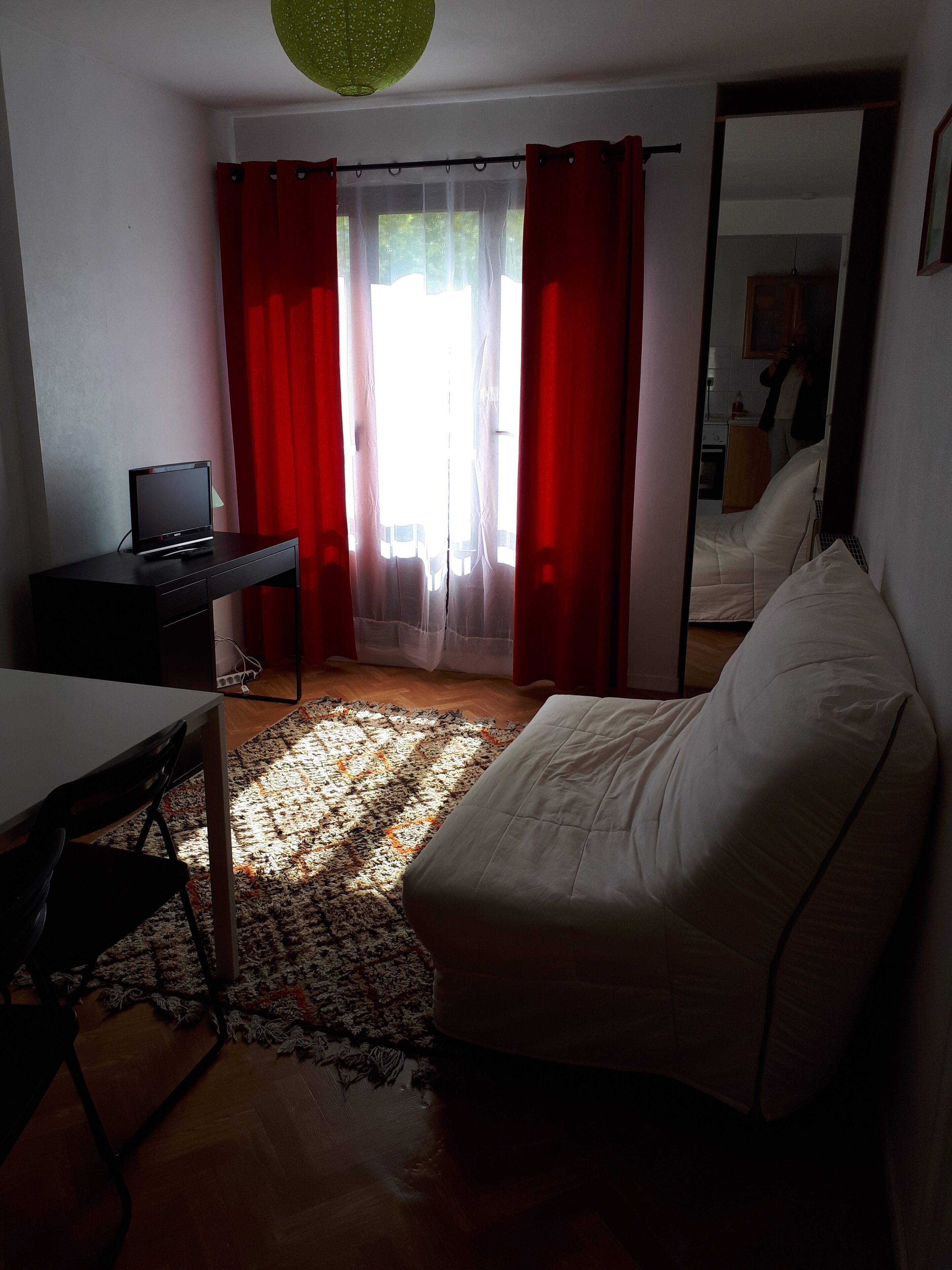 Pleasant F2 Apartment Close TO THE Station AND THE City Center in Evreux in Évreux, France