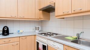 Kühlschrank, Mikrowelle, Ofen, Herd