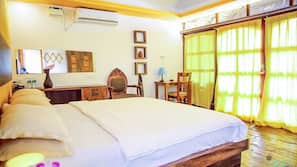 1 bedroom, in-room safe, desk, free WiFi