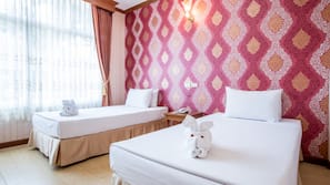 Desk, blackout drapes, rollaway beds, free WiFi