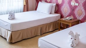 Desk, blackout drapes, rollaway beds, free WiFi
