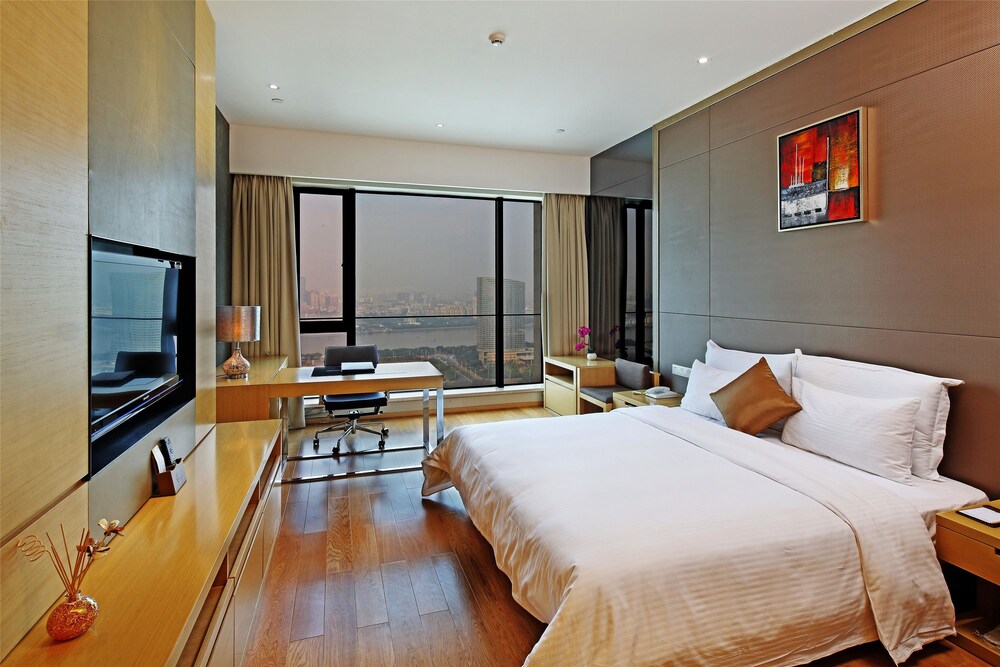 Y S Pazhou Poly Apartment Guangzhou 2019 Hotel Prices Expedia Y S Pazhou Poly Apartment 2 5 Out Of 0 Property Grounds Lobby Guestroom