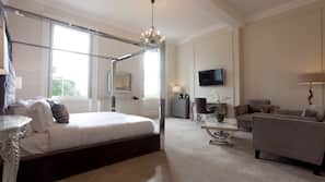 Premium bedding, in-room safe, desk, iron/ironing board