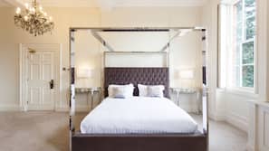 Premium bedding, in-room safe, desk, iron/ironing board
