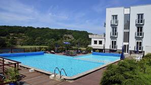 Sæsonbestemt udendørs pool