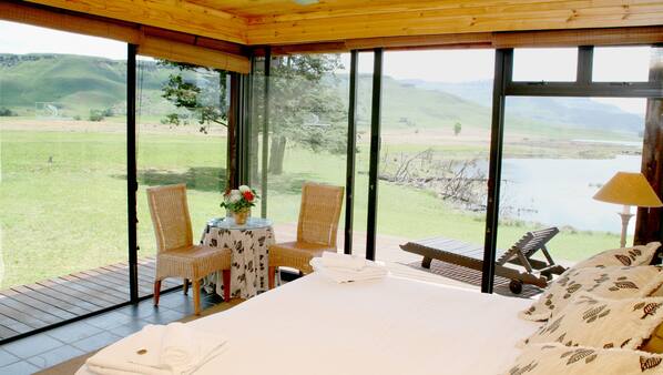 Hochwertige Bettwaren, Pillowtop-Betten, Zimmersafe