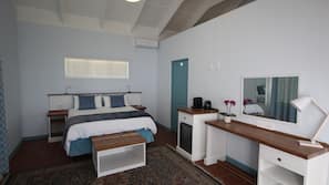 Minibar, in-room safe, desk, free WiFi