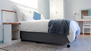 Minibar, in-room safe, desk, free WiFi