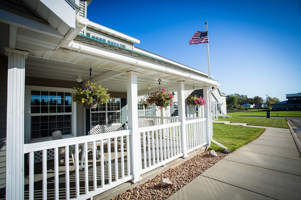 Chisholm Inn & Suites in Chisholm Best Rates & Deals on Orbitz