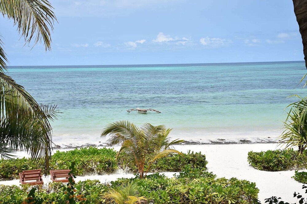 Pwani Silver Sand Beach Hotel In Pwani Mchangani Hotel