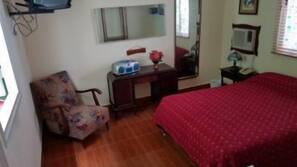 1 chambre, minibar, coffre-forts dans les chambres, draps fournis