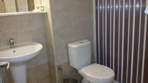 Free toiletries, hair dryer