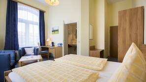 Minibar, Zimmersafe, Schreibtisch, kostenloses WLAN