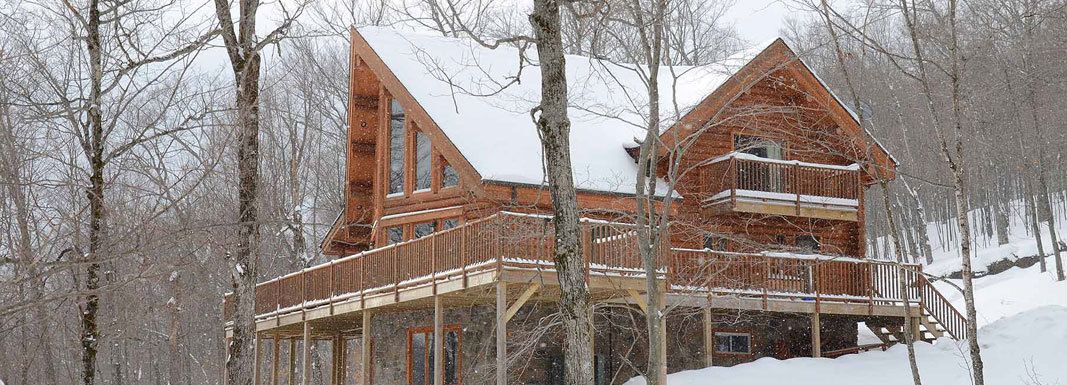 Chalet Vue Sur Le Lac in Saint-Faustin-Lac-Carre in Mont-Tremblant, Canada